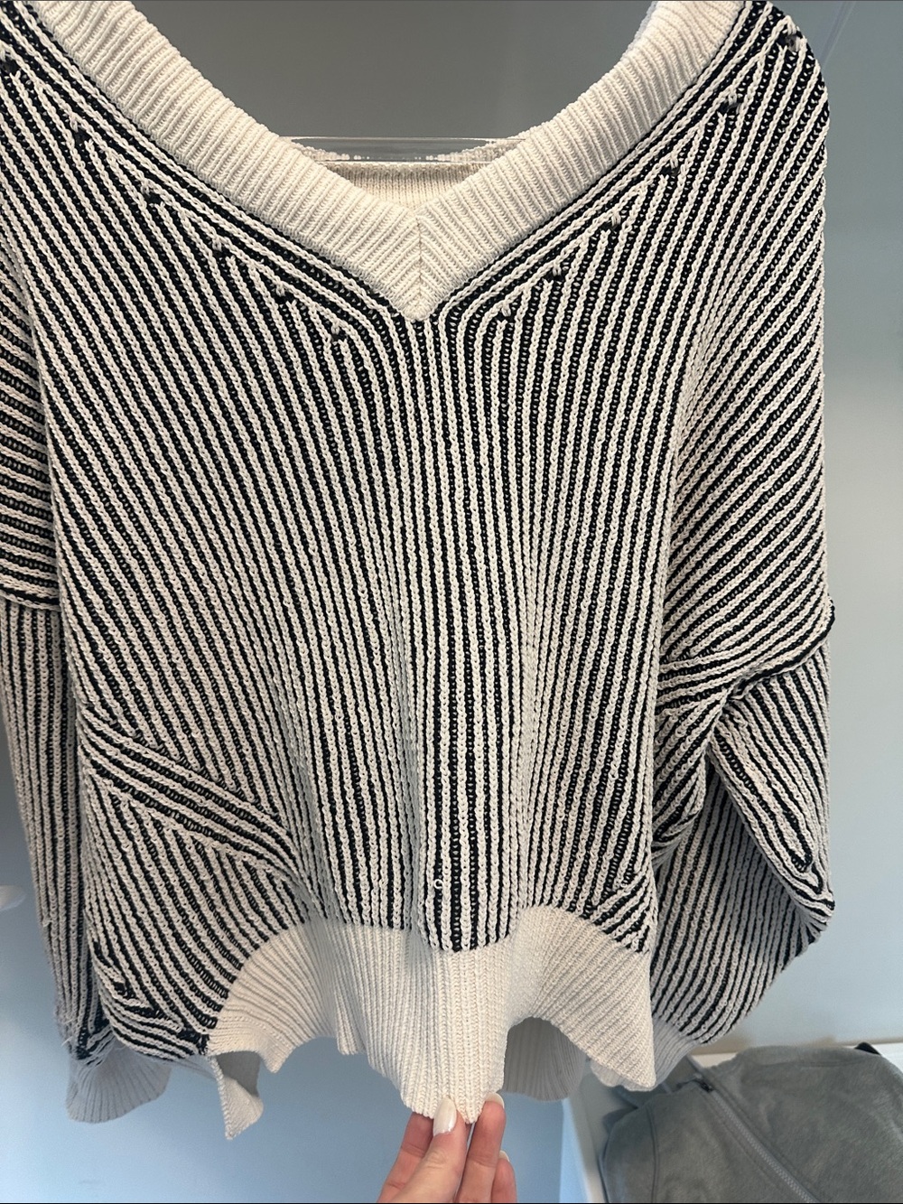 aerie Black and White Striped V-Neck Sweater